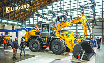 柳工產(chǎn)品亮相第27屆意大利綠色能源與環(huán)保展覽會