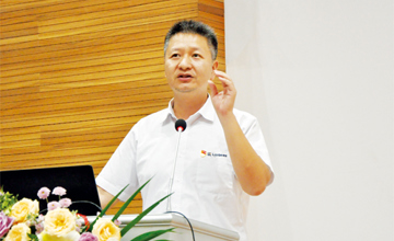 黃海波在2018年度質(zhì)量月表彰會上強(qiáng)調(diào)：從心開始，讓客戶滿意，讓柳工揚(yáng)名！