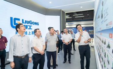 廣旅集團黨委書記、董事長容賢標一行到訪柳工