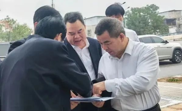 自治區(qū)國(guó)資委黨委委員、副主任唐愛斌到柳工調(diào)研