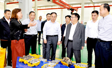 落實十九大要求促校企高度融合　柳工與柳職院簽署戰(zhàn)略合作框架協(xié)議