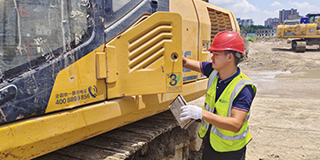 致敬高溫下的堅(jiān)守者