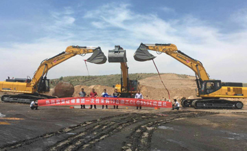 鄂爾多斯客戶一次性采購10臺柳工CLG950E挖掘機：很“猛”很能干 客戶直夸贊